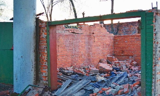 Демонтаж гаражей в Усинске, цена от 1768 руб. – услуги под ключ от 2Землекопа-Снс